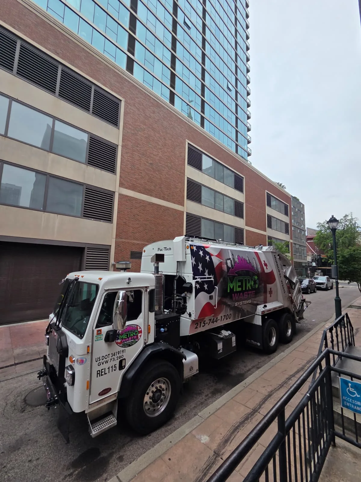 Metro Waste Solutions mixed operations in the Philadelphia metro area — real fleet photo 1
