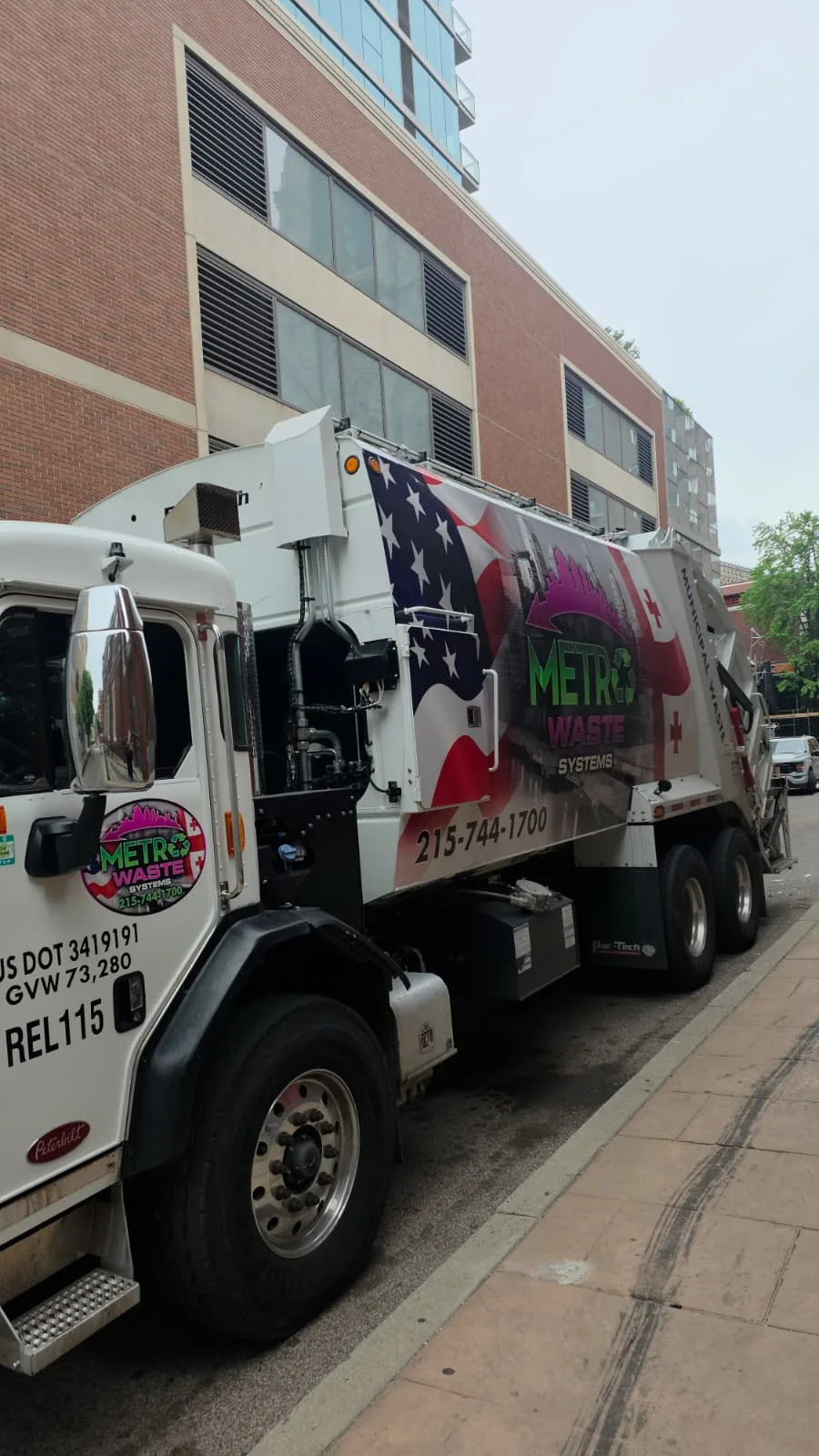Metro Waste Solutions mixed operations in the Philadelphia metro area — real fleet photo 4