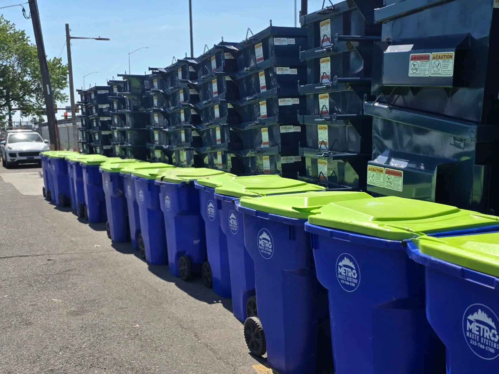Metro Waste Solutions mixed operations in the Philadelphia metro area — real fleet photo 7