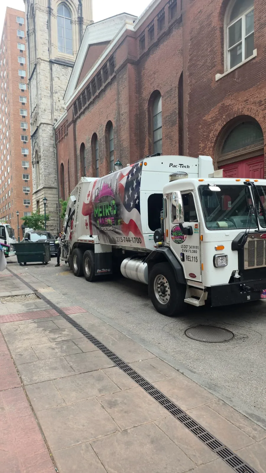 Metro Waste Solutions mixed operations in the Philadelphia metro area — real fleet photo 11