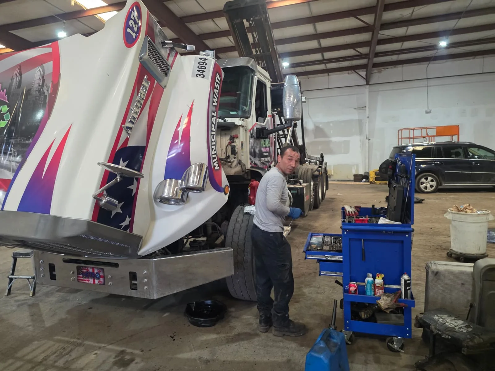 Metro Waste Solutions commercial collection truck serving a new Philadelphia account