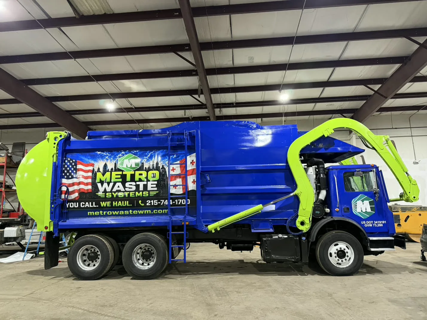 Metro Waste Solutions front-load service in the Philadelphia metro area — real fleet photo 2