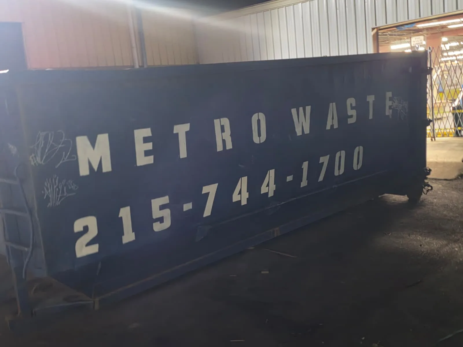 Metro Waste Solutions front-load service in the Philadelphia metro area — real fleet photo 17