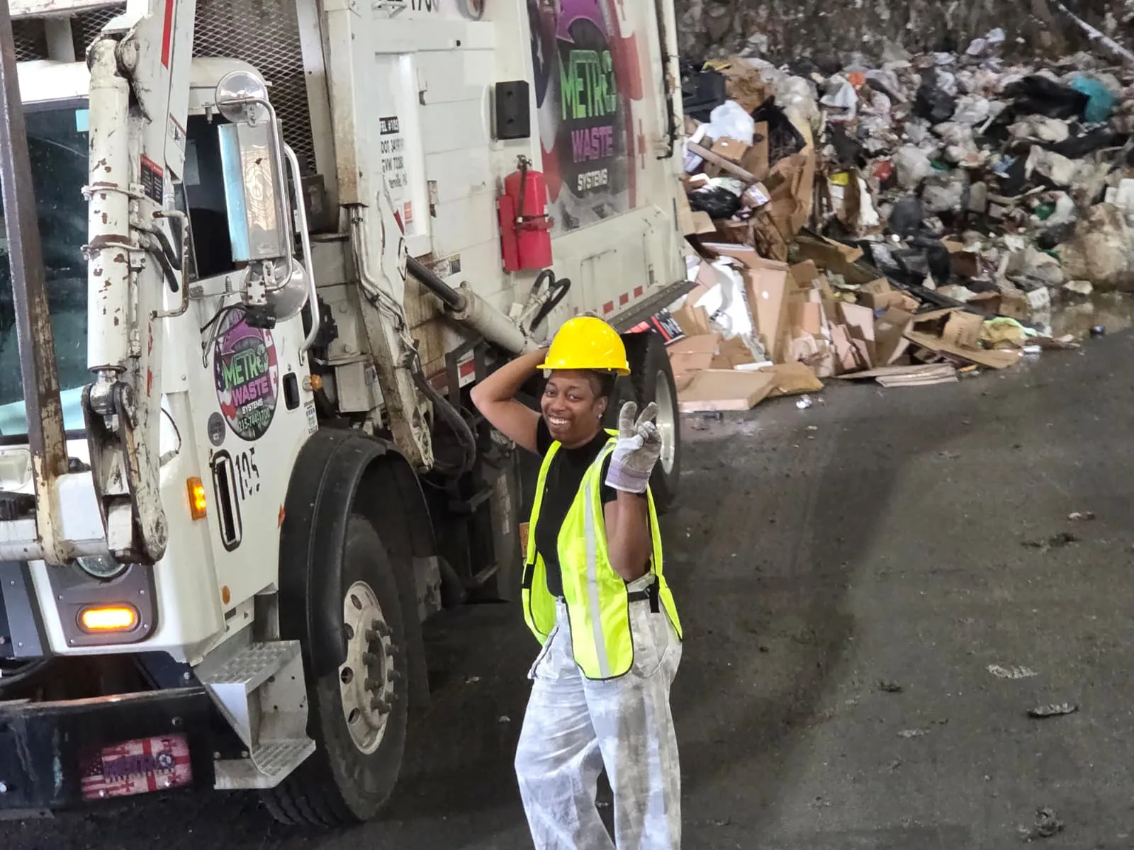 Metro Waste Solutions front-load service in the Philadelphia metro area — real fleet photo 38