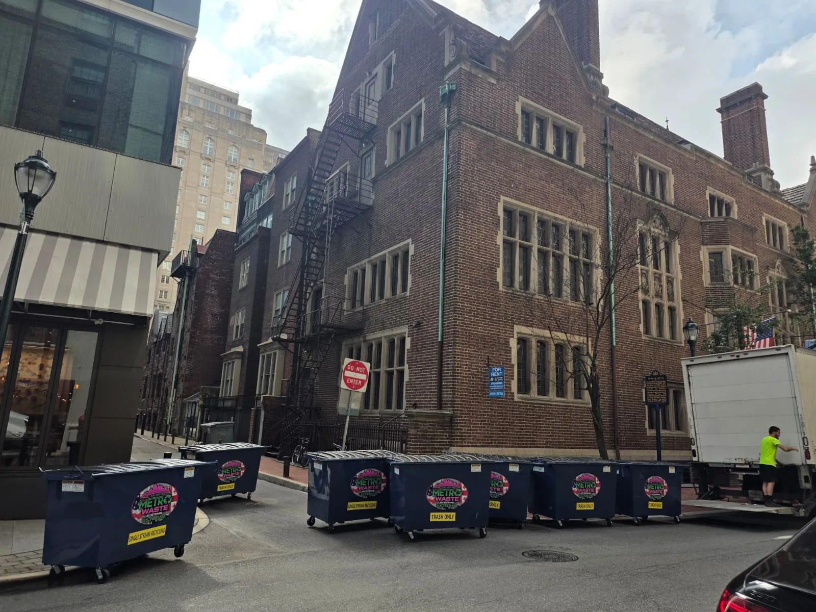 Metro Waste Solutions rear-load collection in the Philadelphia metro area — real fleet photo 3