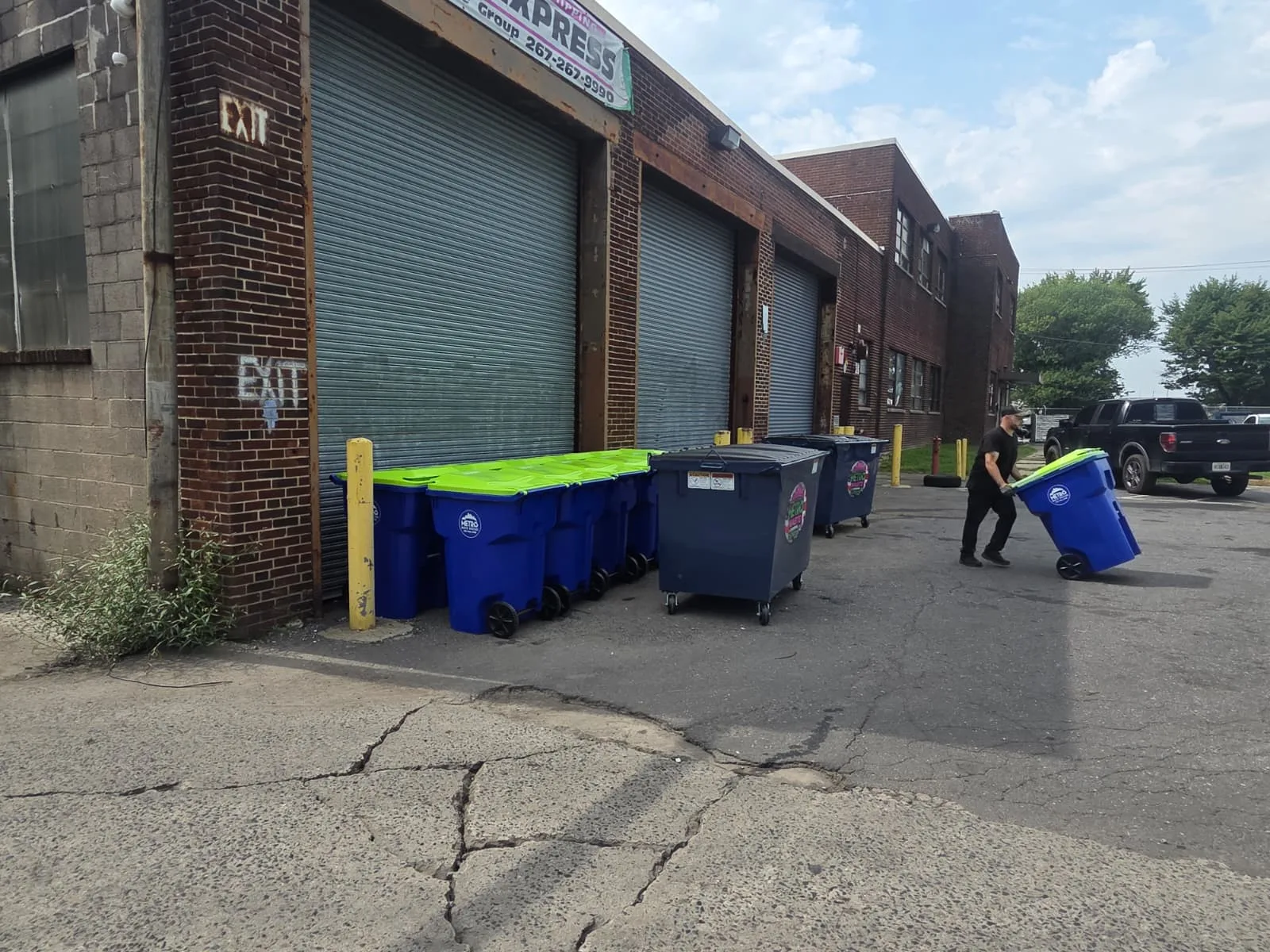Metro Waste Solutions rear-load collection in the Philadelphia metro area — real fleet photo 14