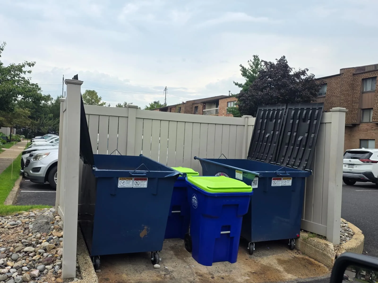 Metro Waste Solutions rear-load collection in the Philadelphia metro area — real fleet photo 20