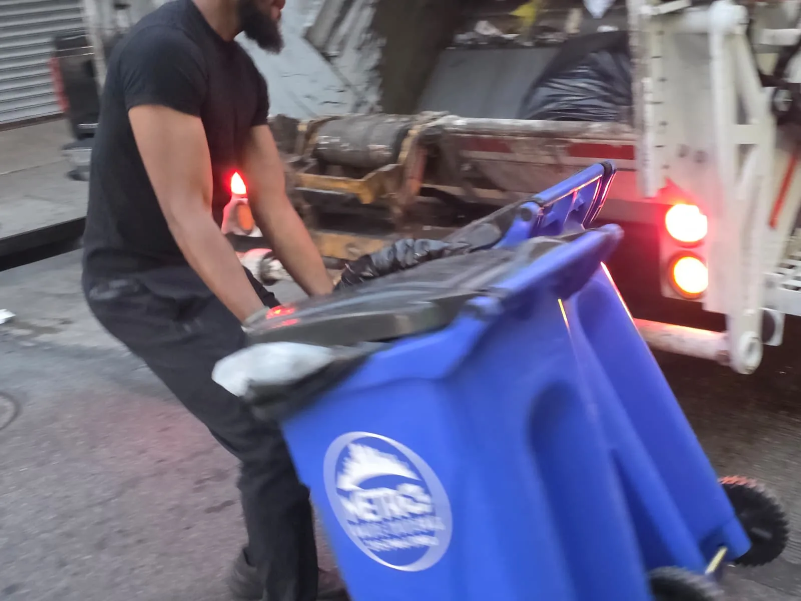 Metro Waste Solutions rear-load collection in the Philadelphia metro area — real fleet photo 52