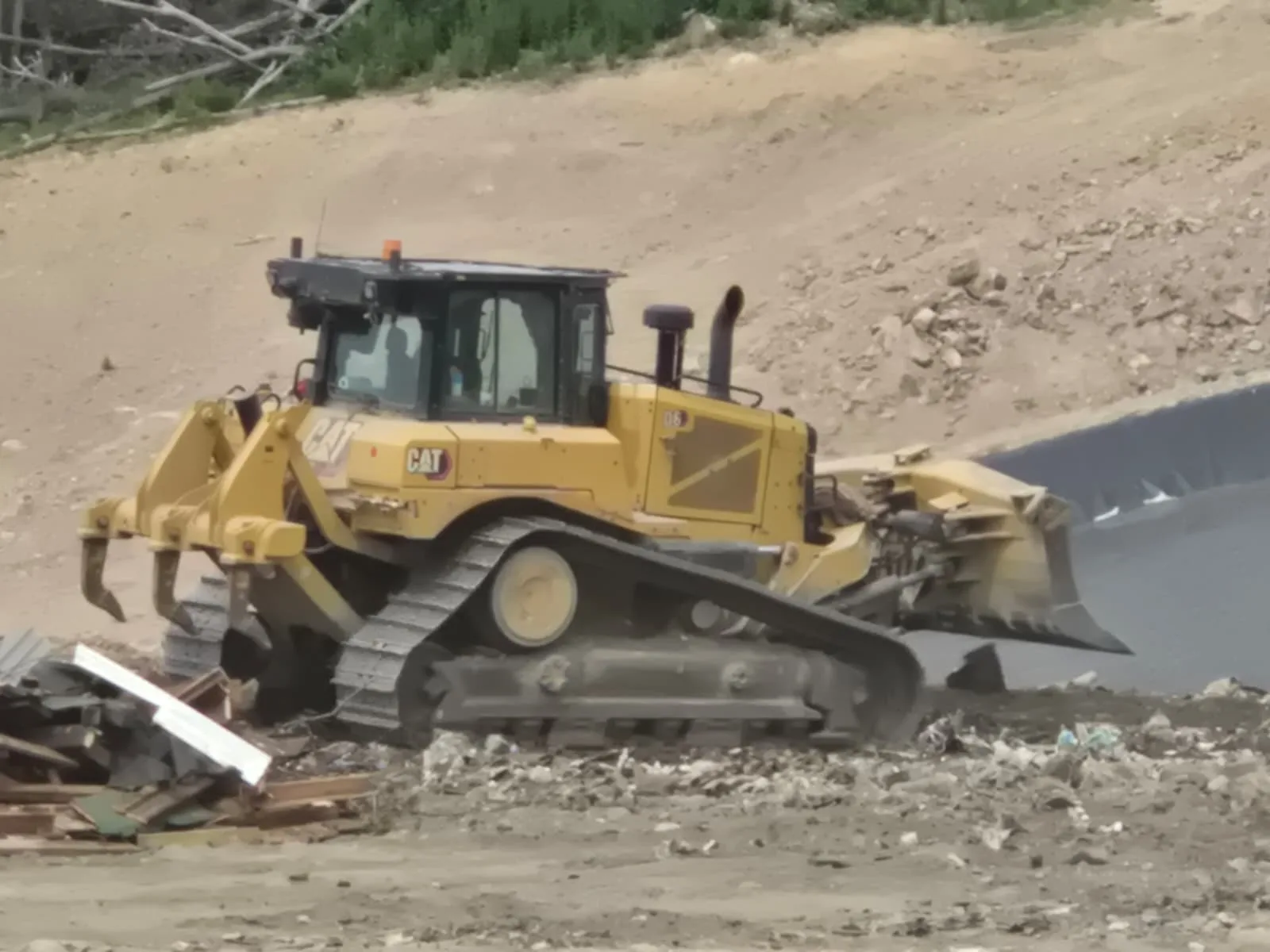 Metro Waste Solutions tipper trailers in the Philadelphia metro area — real fleet photo 11