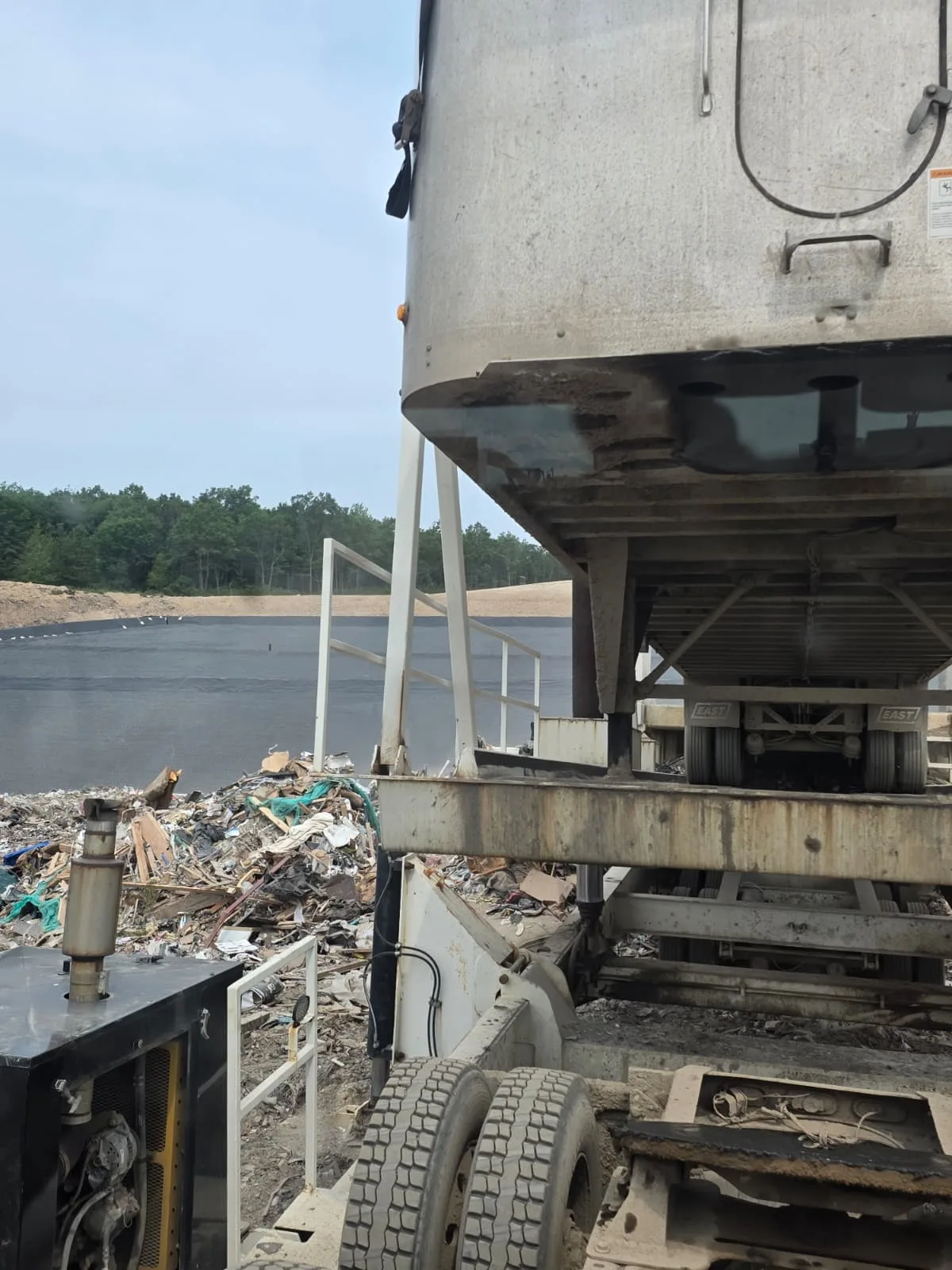 Metro Waste Solutions tipper trailers in the Philadelphia metro area — real fleet photo 14