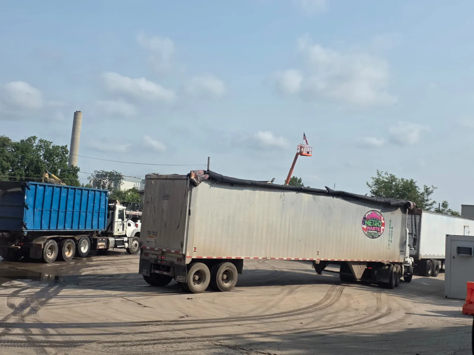 Metro Waste Solutions tipper trailers in the Philadelphia metro area — real fleet photo 25