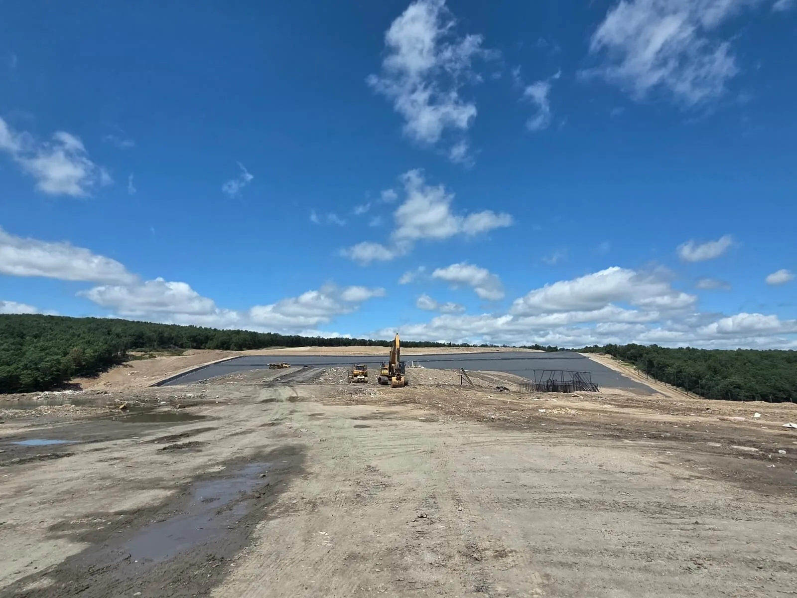 Metro Waste Solutions transfer station in the Philadelphia metro area — real fleet photo 3