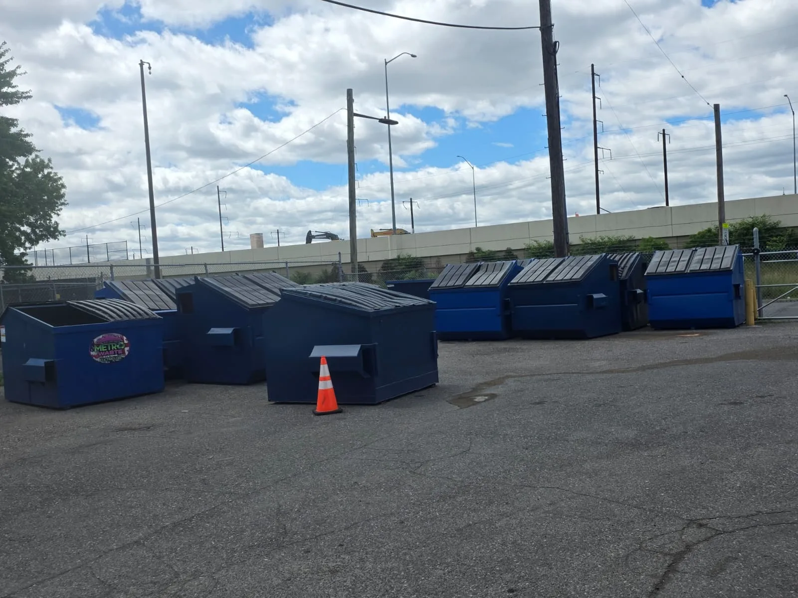 Transfer station haul-out and commercial waste hauling by Metro Waste Solutions in the Philadelphia region — photo 5